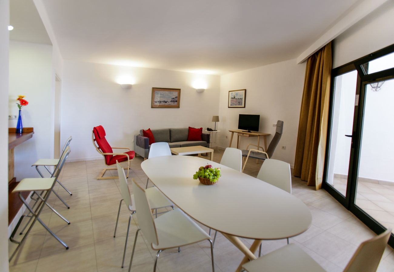 Ferienwohnung in Puerto del Carmen - Club Oceano 2 bedroom Apts.