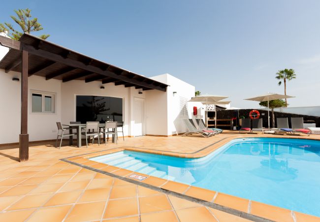 Villa in Puerto del Carmen - Villa Mimi 4bedroom villa