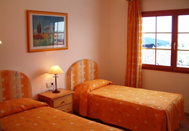 Villa in Puerto del Carmen - Villa Saturn 4 bedroom villa Villa in Puerto del Carmen - Villa Saturn 4 bedroom villa