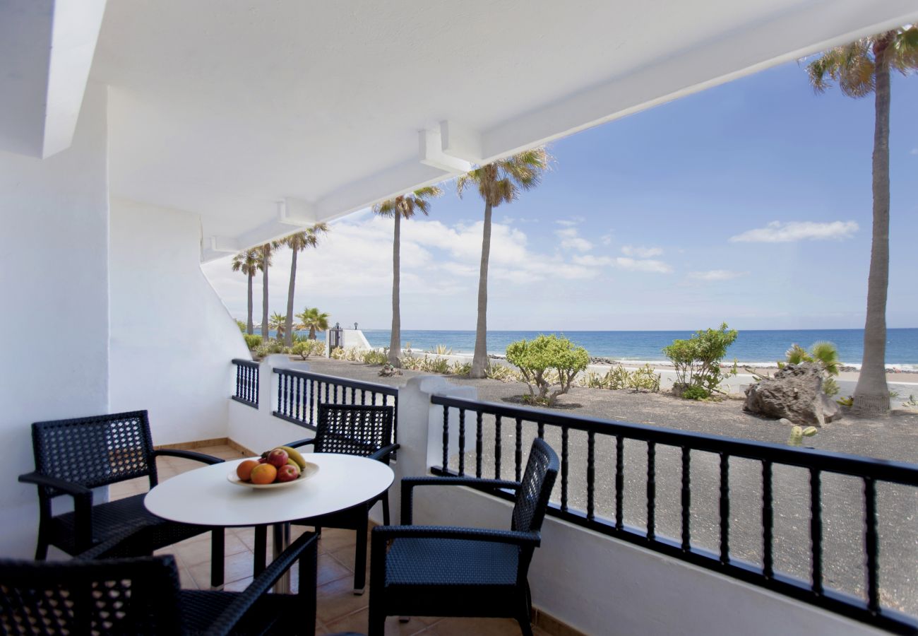 Appartement à Puerto del Carmen - Costa Luz beach front block 6 Two bedroom apts.