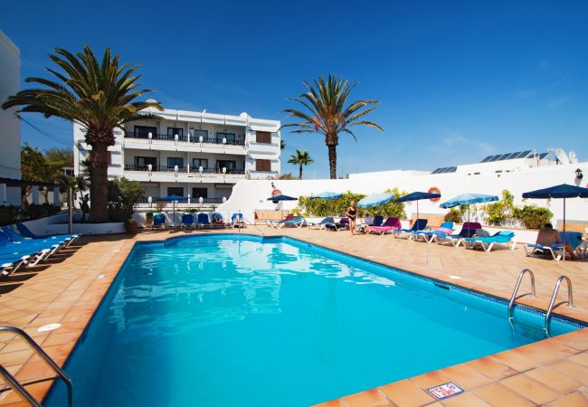 Appartamento a Puerto del Carmen - Costa Luz beach front block 6 Two bedroom apts. Appartamento a Puerto del Carmen - Costa Luz beach front block 6 Two bedroom apts.