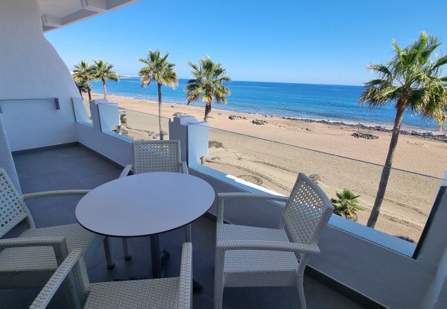 Appartamento a Puerto del Carmen - Costa Luz beach front block 6 Two bedroom apts. Appartamento a Puerto del Carmen - Costa Luz beach front block 6 Two bedroom apts.