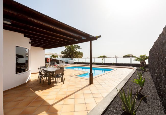 Villa em Puerto del Carmen - Villa Mimi 4 bedroom villa