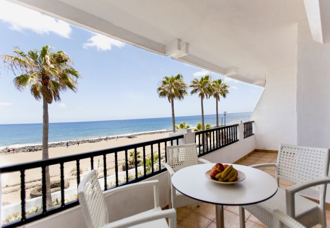 Apartamento em Puerto del Carmen - Costa Luz beach front block 6 Two bedroom apts.