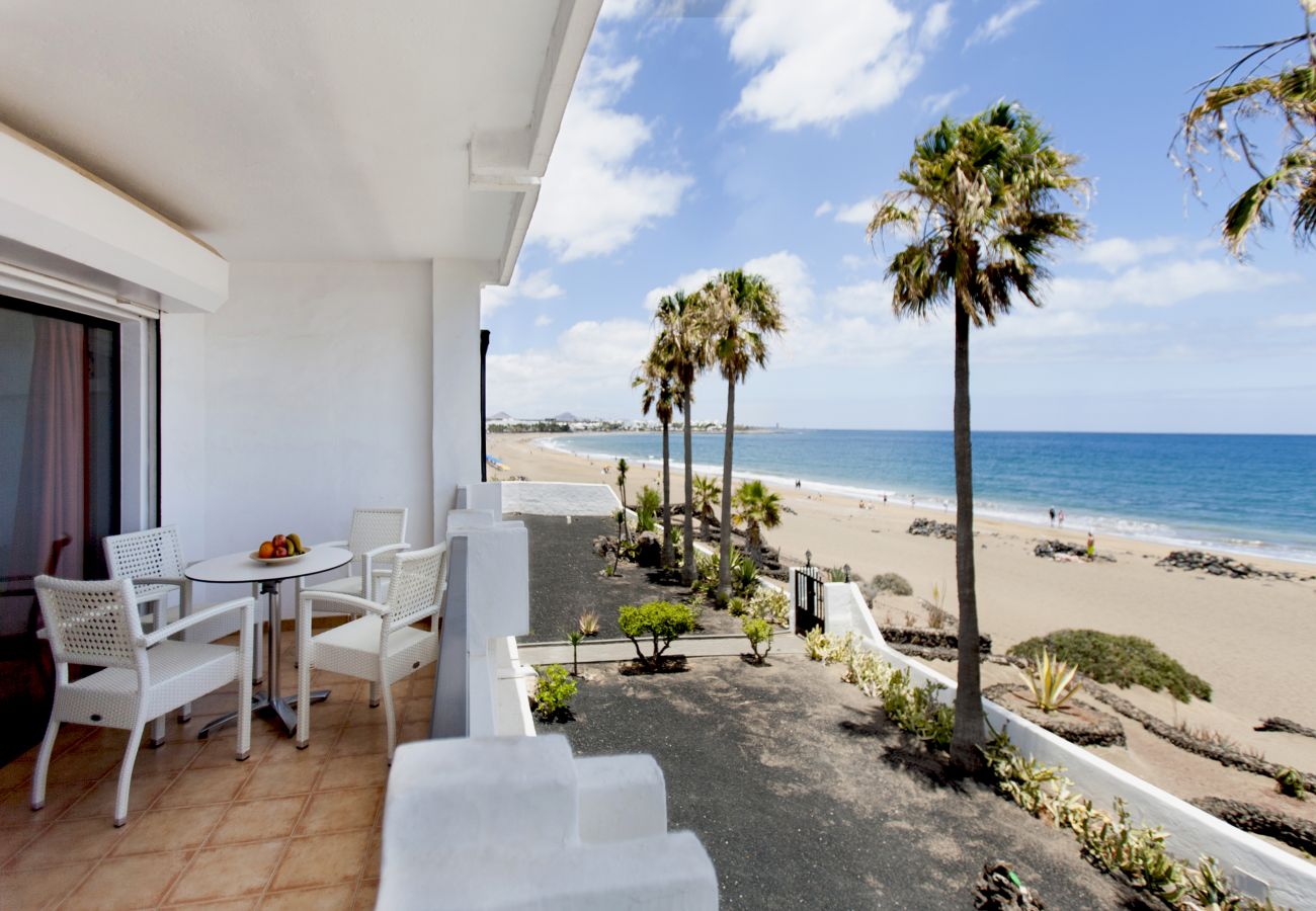 Apartamento em Puerto del Carmen - Costa Luz beach front block 6 Two bedroom apts.