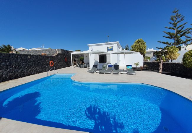 Villa/Dettached house in Puerto del Carmen - Villas Cassandra and Katrina